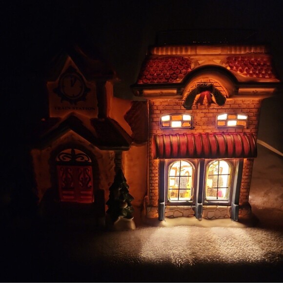 Holiday Traditions Lighted Porcelain Train Station # 997368-MMI - Picture 8 of 8